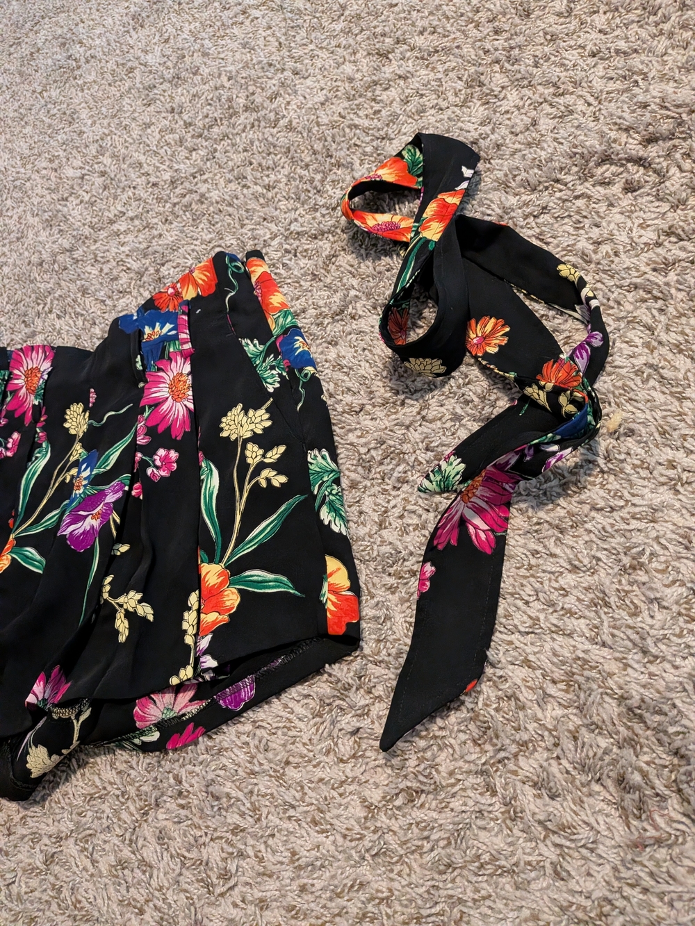 Express Black Floral Paperbag Waist Shorts - Picture 5 of 10